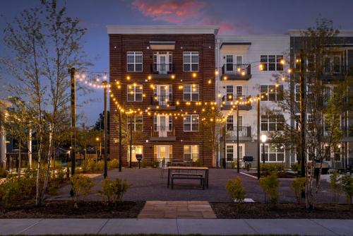 Apartment Rentals in Chattanooga, TN - Outdoor-Grilling-Area-at-Dusk