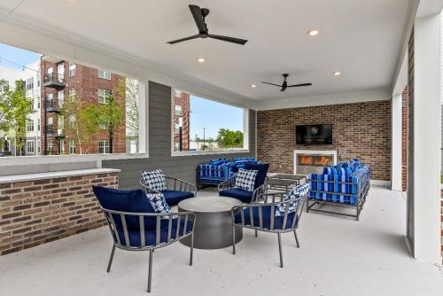Apartment Rentals in Chattanooga, TN - Outdoor-Pavillion-with-Fireplace-and-TV