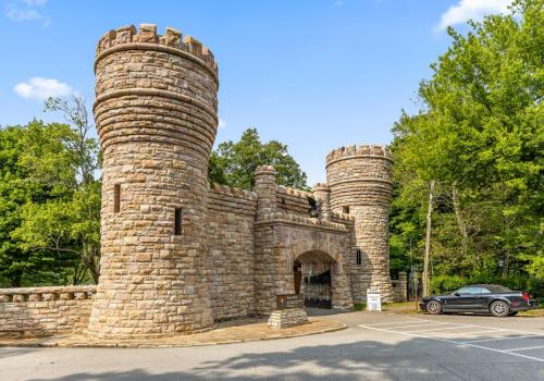 Apartment Rentals in Chattanooga,TN - Ruby-Falls-Nearby